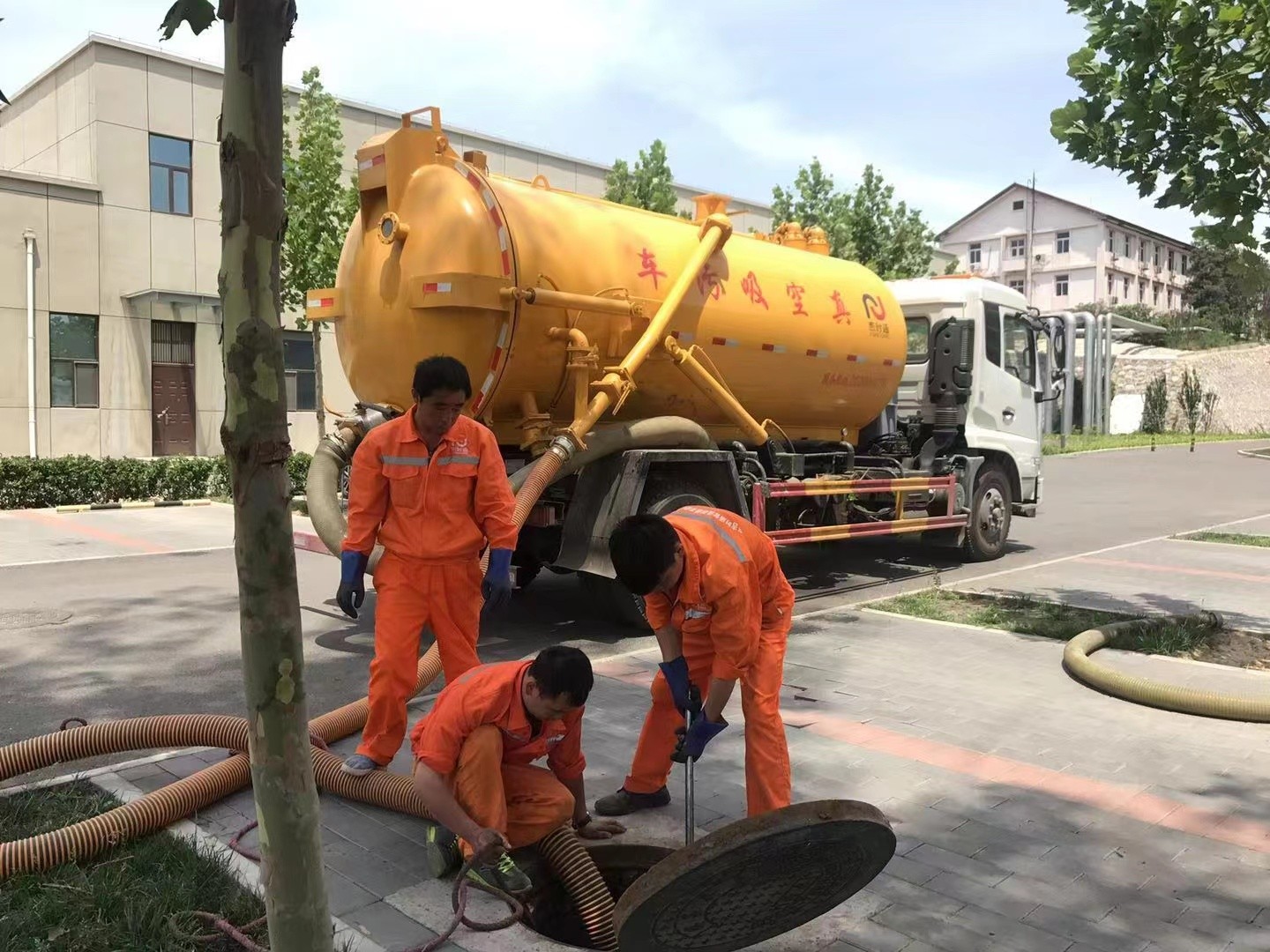 鄞州化粪池清理与5-8吨吸粪车施工效率分析